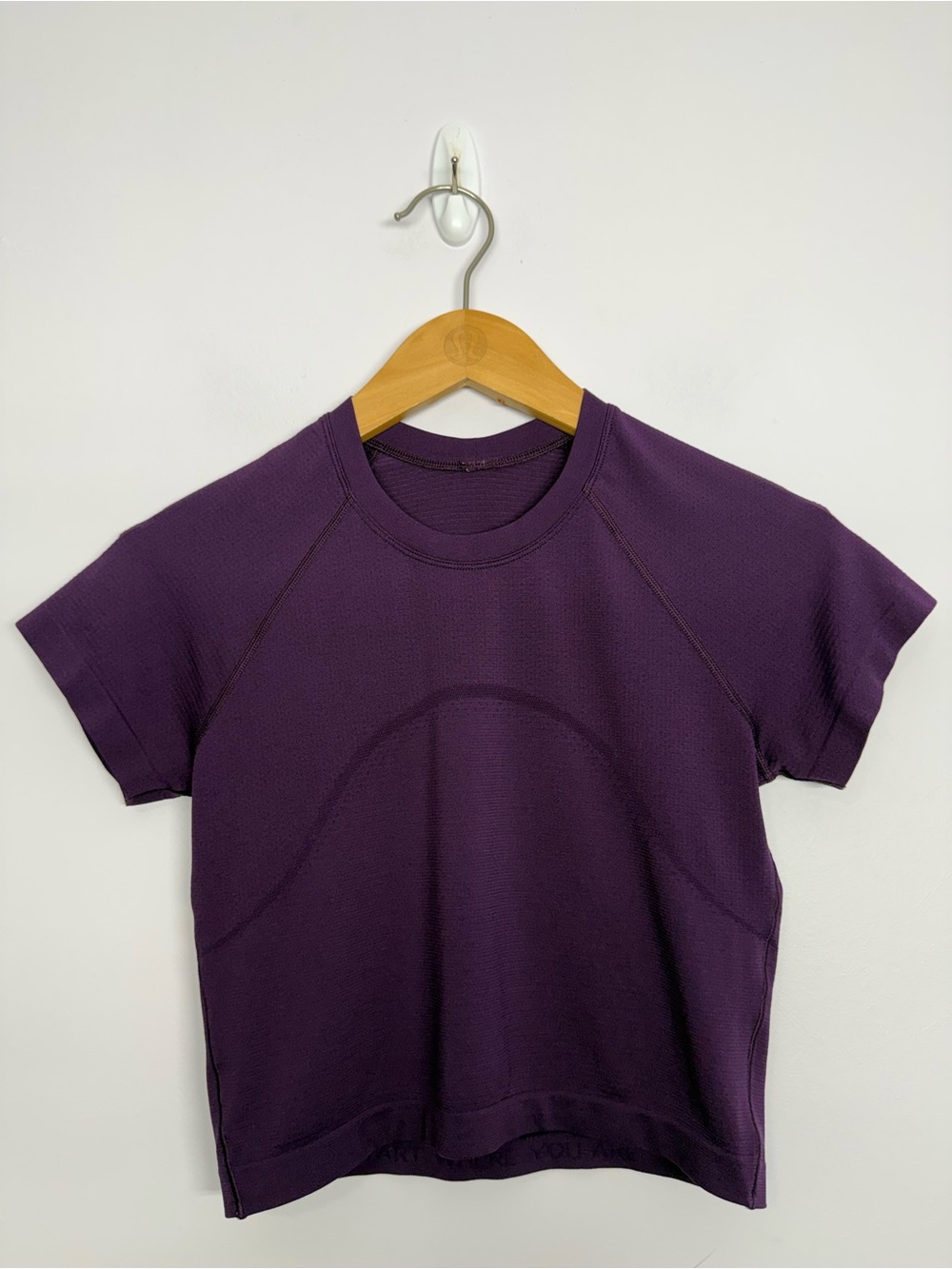 69: Lululemon Swiftly Tech Cropped Short-Sleeve Shirt 2.0 Dramatic Magenta Sz 6